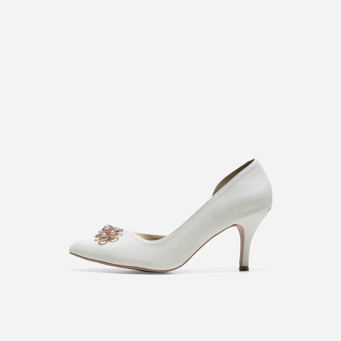 Amor Cynthia White Pumps