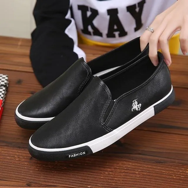 Kaegreel Casual  Men Comfortable PU Leather Slippers Handmade Design Flats Sneakers Slip on Lazy Shoes