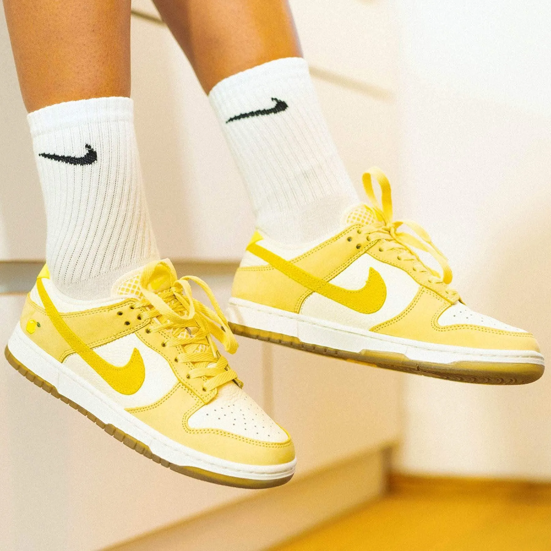 Nike Dunk Low Wmns 'Lemon Drop'